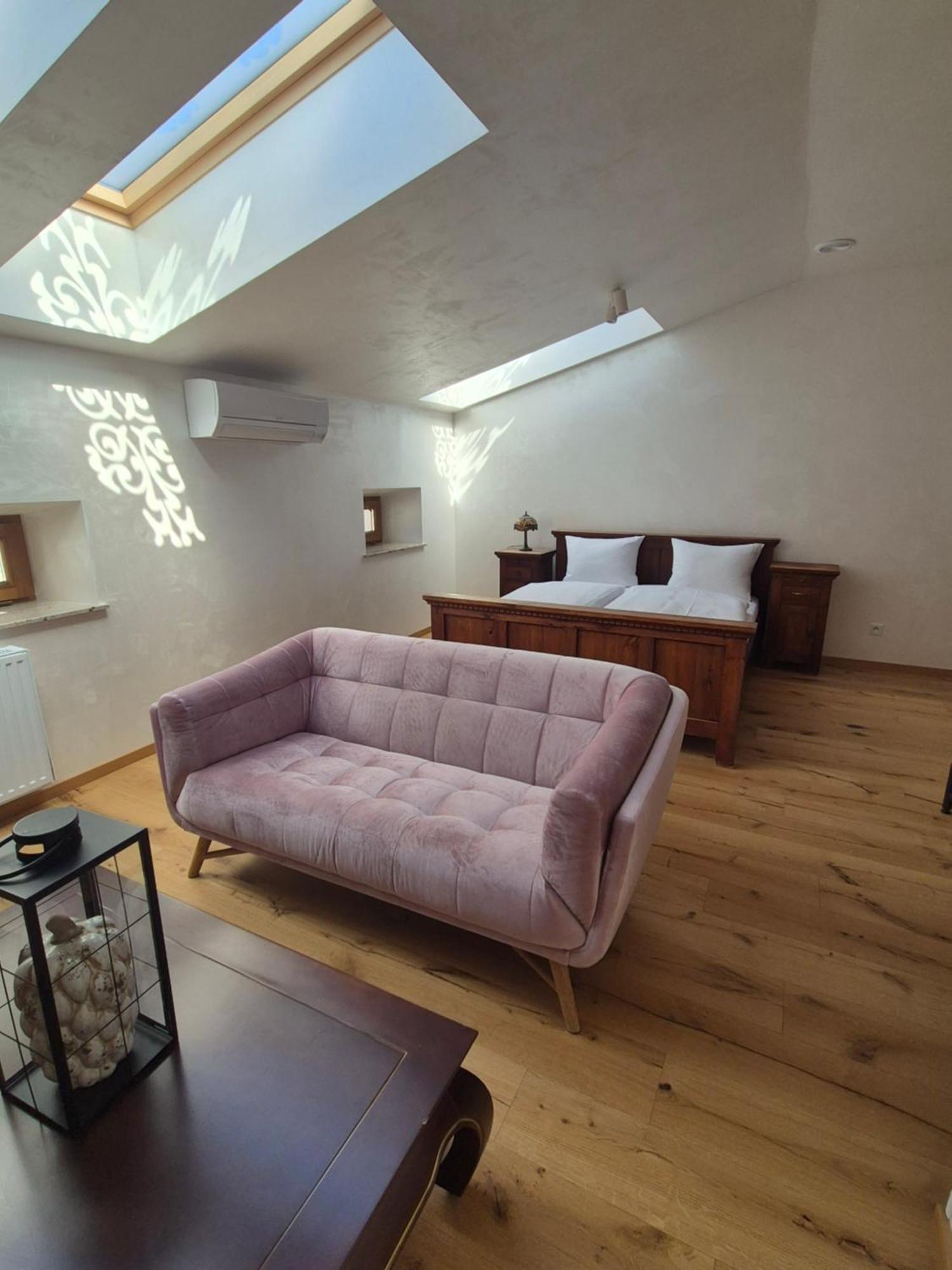 Miodowa 25 Apartament *