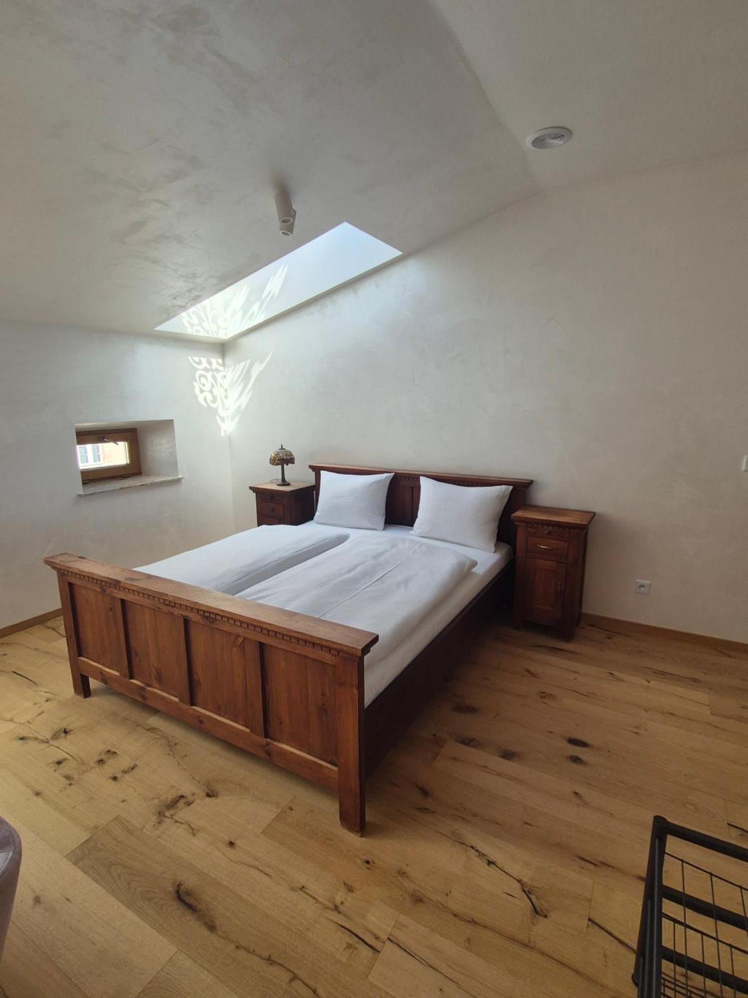 Miodowa 25 Apartament