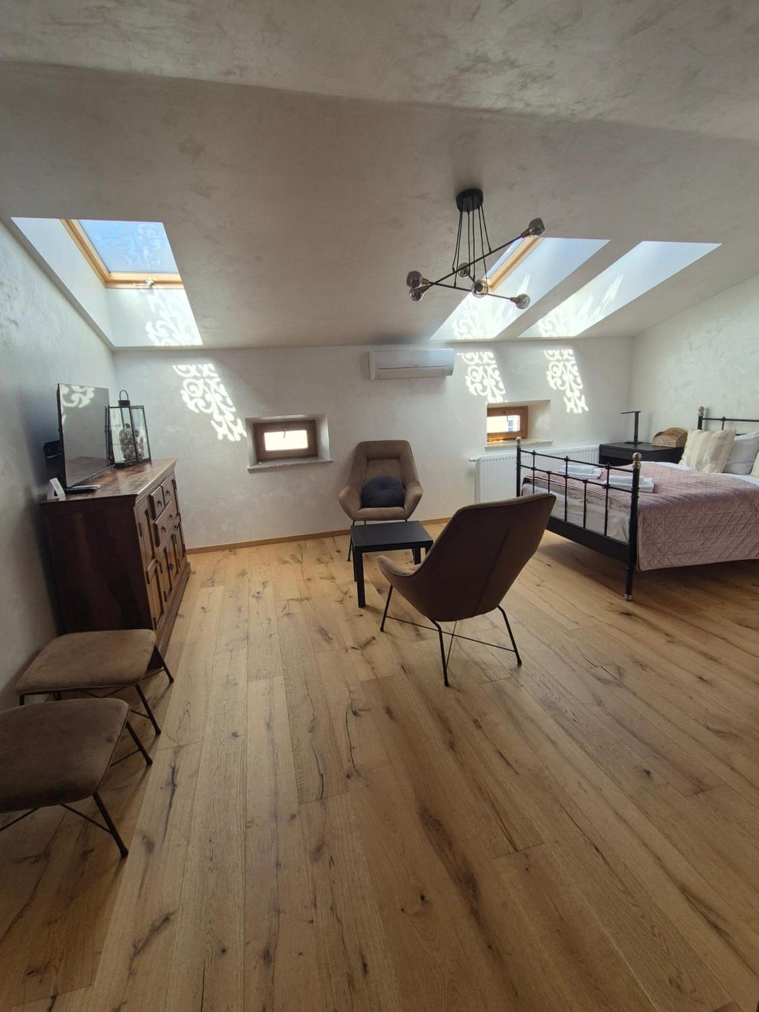 Apartament Miodowa 25